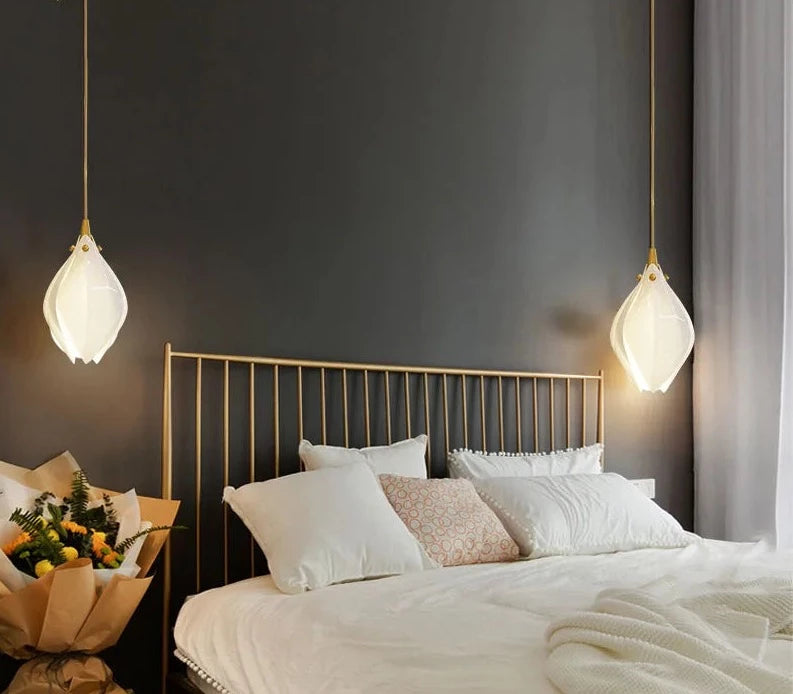 Ceramic Magnolia pendent light